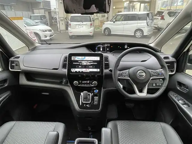 日産 セレナ e－パワー ハイウェイスター V 宮城県 2022(令4)年 3.5万km ブリリアントホワイトパール ワンオーナー/プロパイロット/純正メモリー10型ナビ/フルセグTV/（CD/DVD/BT）/フリップダウンモニター/アラウンドビューモニター/両側パワースライドドア/レーダークルーズコントロール/バックカメラ/全方位運転支援システム/・インテリジェントエマージェンシーブレーキ/・踏み間違い衝突防止アシスト/・車線逸脱防止支援システム/・標識検知機能/・前方衝突予測警報/・車線逸脱警報/・後側方車両検知警報/・後退時車両検知警報/コーナーセンサー/LEDヘッドライト/スマートキー/ブラインドスポットモニター/インテリジェントルームミラー/オートマチックハイビーム/ドライブレコーダー/ETC/ステアリングスイッチ/プッシュスタート/保証書/取扱説明書
