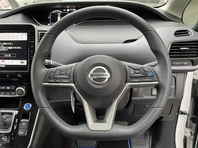 日産 セレナ e－パワー ハイウェイスター V 宮城県 2022(令4)年 3.5万km ブリリアントホワイトパール ワンオーナー/プロパイロット/純正メモリー10型ナビ/フルセグTV/（CD/DVD/BT）/フリップダウンモニター/アラウンドビューモニター/両側パワースライドドア/レーダークルーズコントロール/バックカメラ/全方位運転支援システム/・インテリジェントエマージェンシーブレーキ/・踏み間違い衝突防止アシスト/・車線逸脱防止支援システム/・標識検知機能/・前方衝突予測警報/・車線逸脱警報/・後側方車両検知警報/・後退時車両検知警報/コーナーセンサー/LEDヘッドライト/スマートキー/ブラインドスポットモニター/インテリジェントルームミラー/オートマチックハイビーム/ドライブレコーダー/ETC/ステアリングスイッチ/プッシュスタート/保証書/取扱説明書