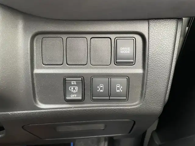 日産 セレナ e－パワー ハイウェイスター V 宮城県 2022(令4)年 3.5万km ブリリアントホワイトパール ワンオーナー/プロパイロット/純正メモリー10型ナビ/フルセグTV/（CD/DVD/BT）/フリップダウンモニター/アラウンドビューモニター/両側パワースライドドア/レーダークルーズコントロール/バックカメラ/全方位運転支援システム/・インテリジェントエマージェンシーブレーキ/・踏み間違い衝突防止アシスト/・車線逸脱防止支援システム/・標識検知機能/・前方衝突予測警報/・車線逸脱警報/・後側方車両検知警報/・後退時車両検知警報/コーナーセンサー/LEDヘッドライト/スマートキー/ブラインドスポットモニター/インテリジェントルームミラー/オートマチックハイビーム/ドライブレコーダー/ETC/ステアリングスイッチ/プッシュスタート/保証書/取扱説明書