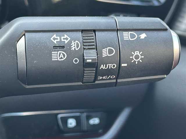 レクサス ＮＸ 350h Fスポーツ 福岡県 2023(令5)年 1.8万km ホワイトノーヴァガラスフレーク ワンオーナー/サンルーフ/純正14インチメーカーナビ（フルセグTV・AM・FM/BT)/Advanced Park（自動駐車機能）/パノラミックビューモニター/レーダークルーズコントロール/ブラインドスポットモニター/レザーシート（赤）/デジタルインナーミラー/ヘッドアップディスプレイ/メモリー付きパワーシート/シートヒーター（全席）/エアーシート（運転席・助手席）/モードセレクト（エコ・ノーマル・S・S＋）/パワーイージーアクセスシステム/電動リアゲート/100V充電/三眼フルLEDヘッドライト/ＦＳＰＯＲＴ専用オレンジブレーキキャリパー/ビルトインETC/USB入力端子/エンジンスタートボタン/純正フロアマット/純正20インチアルミホイール/コーナーセンサー(前後）/横滑り防止装置/レーンキープアシスト/カーテンエアバック/オートライト/オートマチックハイビーム/スマートキー2本
