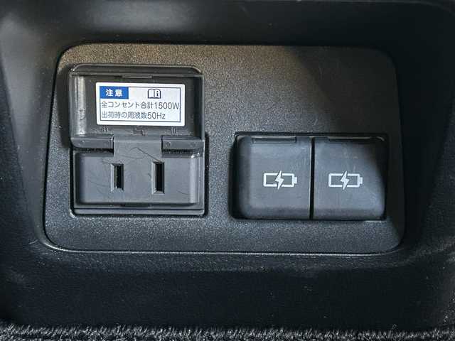 レクサス ＮＸ 350h Fスポーツ 福岡県 2023(令5)年 1.8万km ホワイトノーヴァガラスフレーク ワンオーナー/サンルーフ/純正14インチメーカーナビ（フルセグTV・AM・FM/BT)/Advanced Park（自動駐車機能）/パノラミックビューモニター/レーダークルーズコントロール/ブラインドスポットモニター/レザーシート（赤）/デジタルインナーミラー/ヘッドアップディスプレイ/メモリー付きパワーシート/シートヒーター（全席）/エアーシート（運転席・助手席）/モードセレクト（エコ・ノーマル・S・S＋）/パワーイージーアクセスシステム/電動リアゲート/100V充電/三眼フルLEDヘッドライト/ＦＳＰＯＲＴ専用オレンジブレーキキャリパー/ビルトインETC/USB入力端子/エンジンスタートボタン/純正フロアマット/純正20インチアルミホイール/コーナーセンサー(前後）/横滑り防止装置/レーンキープアシスト/カーテンエアバック/オートライト/オートマチックハイビーム/スマートキー2本