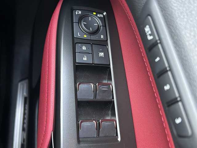 レクサス ＮＸ 350h Fスポーツ 福岡県 2023(令5)年 1.8万km ホワイトノーヴァガラスフレーク ワンオーナー/サンルーフ/純正14インチメーカーナビ（フルセグTV・AM・FM/BT)/Advanced Park（自動駐車機能）/パノラミックビューモニター/レーダークルーズコントロール/ブラインドスポットモニター/レザーシート（赤）/デジタルインナーミラー/ヘッドアップディスプレイ/メモリー付きパワーシート/シートヒーター（全席）/エアーシート（運転席・助手席）/モードセレクト（エコ・ノーマル・S・S＋）/パワーイージーアクセスシステム/電動リアゲート/100V充電/三眼フルLEDヘッドライト/ＦＳＰＯＲＴ専用オレンジブレーキキャリパー/ビルトインETC/USB入力端子/エンジンスタートボタン/純正フロアマット/純正20インチアルミホイール/コーナーセンサー(前後）/横滑り防止装置/レーンキープアシスト/カーテンエアバック/オートライト/オートマチックハイビーム/スマートキー2本