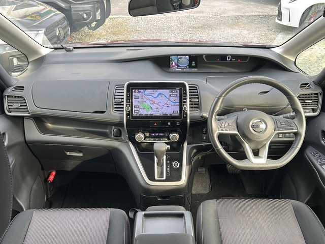 日産 セレナ ハイウェイスター 岩手県 2017(平29)年 6.1万km マルーンレッド 2トーン ４WD/ワンオーナー　/全方位カメラ　/純正ナビＭＭ５１６Ｄ０－Ｌ　/純正フリップダウンモニター１(リモコン有)　/両側電動スライドドア　/フルセグTV/ＥＴＣ　/クルーズコントロール　/バックカメラ　/ナビステアリングスイッチ /オートライト /純正エンジンスターター/スマートキー×2/純正AW冬タイヤ5分山積込み/(195/65/R15　2023年製）/横滑り防止装置/衝突軽減装置/ドアバイザー/フロアマット/アイドリングストップ/保証書　取説　ナビ取説