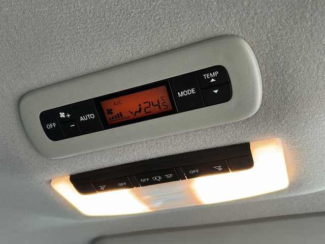 日産 セレナ ハイウェイスター 岩手県 2017(平29)年 6.1万km マルーンレッド 2トーン ４WD/ワンオーナー　/全方位カメラ　/純正ナビＭＭ５１６Ｄ０－Ｌ　/純正フリップダウンモニター１(リモコン有)　/両側電動スライドドア　/フルセグTV/ＥＴＣ　/クルーズコントロール　/バックカメラ　/ナビステアリングスイッチ /オートライト /純正エンジンスターター/スマートキー×2/純正AW冬タイヤ5分山積込み/(195/65/R15　2023年製）/横滑り防止装置/衝突軽減装置/ドアバイザー/フロアマット/アイドリングストップ/保証書　取説　ナビ取説