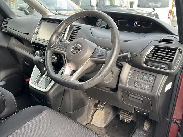 日産 セレナ ハイウェイスター 岩手県 2017(平29)年 6.1万km マルーンレッド 2トーン ４WD/ワンオーナー　/全方位カメラ　/純正ナビＭＭ５１６Ｄ０－Ｌ　/純正フリップダウンモニター１(リモコン有)　/両側電動スライドドア　/フルセグTV/ＥＴＣ　/クルーズコントロール　/バックカメラ　/ナビステアリングスイッチ /オートライト /純正エンジンスターター/スマートキー×2/純正AW冬タイヤ5分山積込み/(195/65/R15　2023年製）/横滑り防止装置/衝突軽減装置/ドアバイザー/フロアマット/アイドリングストップ/保証書　取説　ナビ取説