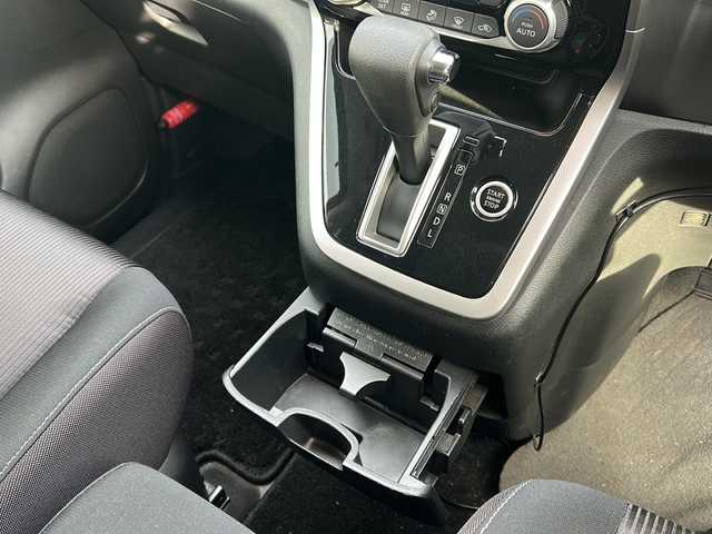 日産 セレナ ハイウェイスター 岩手県 2017(平29)年 6.1万km マルーンレッド 2トーン ４WD/ワンオーナー　/全方位カメラ　/純正ナビＭＭ５１６Ｄ０－Ｌ　/純正フリップダウンモニター１(リモコン有)　/両側電動スライドドア　/フルセグTV/ＥＴＣ　/クルーズコントロール　/バックカメラ　/ナビステアリングスイッチ /オートライト /純正エンジンスターター/スマートキー×2/純正AW冬タイヤ5分山積込み/(195/65/R15　2023年製）/横滑り防止装置/衝突軽減装置/ドアバイザー/フロアマット/アイドリングストップ/保証書　取説　ナビ取説