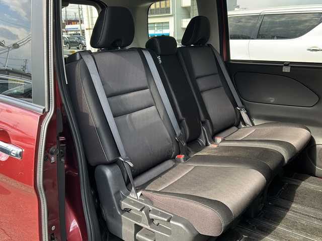 日産 セレナ ハイウェイスター 岩手県 2017(平29)年 6.1万km マルーンレッド 2トーン ４WD/ワンオーナー　/全方位カメラ　/純正ナビＭＭ５１６Ｄ０－Ｌ　/純正フリップダウンモニター１(リモコン有)　/両側電動スライドドア　/フルセグTV/ＥＴＣ　/クルーズコントロール　/バックカメラ　/ナビステアリングスイッチ /オートライト /純正エンジンスターター/スマートキー×2/純正AW冬タイヤ5分山積込み/(195/65/R15　2023年製）/横滑り防止装置/衝突軽減装置/ドアバイザー/フロアマット/アイドリングストップ/保証書　取説　ナビ取説