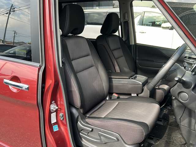 日産 セレナ ハイウェイスター 岩手県 2017(平29)年 6.1万km マルーンレッド 2トーン ４WD/ワンオーナー　/全方位カメラ　/純正ナビＭＭ５１６Ｄ０－Ｌ　/純正フリップダウンモニター１(リモコン有)　/両側電動スライドドア　/フルセグTV/ＥＴＣ　/クルーズコントロール　/バックカメラ　/ナビステアリングスイッチ /オートライト /純正エンジンスターター/スマートキー×2/純正AW冬タイヤ5分山積込み/(195/65/R15　2023年製）/横滑り防止装置/衝突軽減装置/ドアバイザー/フロアマット/アイドリングストップ/保証書　取説　ナビ取説