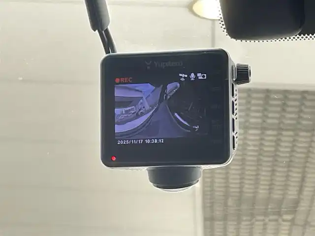 レクサス ＬＸ 600 福岡県 2023(令5)年 8.6万km ソニッククォーツ ワンオーナー/純正ナビ（AM/FM/BT/フルセグTV）/ブラインドスポットモニター/ムーンルーフ/デジタルインナーミラー/22インチ純正アルミホイール/リアシートエンターテインメントシステム/クールボックス/パノラミックビューモニター/ダウンヒルアシストコントロール/三眼フルLEDヘッドライト/レーダークルーズコントロール/全席シートヒーター/全席エアシート/前席パワーシート/ステアリングヒーター/前後ドライブレコーダー/ビルトインETC2.0/フロント・リアエアロ/ルーフレール/本革巻ステアリング（パドル付）/パワーバックドア/携帯置くだけ充電/USB入力端子/オートマチックハイビーム/スペアキー/カードキー/純正フロアマット/保証書/取扱説明書