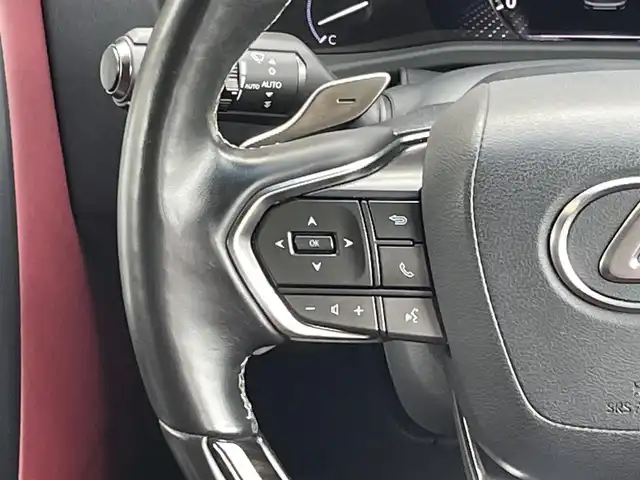 レクサス ＬＸ 600 福岡県 2023(令5)年 8.6万km ソニッククォーツ ワンオーナー/純正ナビ（AM/FM/BT/フルセグTV）/ブラインドスポットモニター/ムーンルーフ/デジタルインナーミラー/22インチ純正アルミホイール/リアシートエンターテインメントシステム/クールボックス/パノラミックビューモニター/ダウンヒルアシストコントロール/三眼フルLEDヘッドライト/レーダークルーズコントロール/全席シートヒーター/全席エアシート/前席パワーシート/ステアリングヒーター/前後ドライブレコーダー/ビルトインETC2.0/フロント・リアエアロ/ルーフレール/本革巻ステアリング（パドル付）/パワーバックドア/携帯置くだけ充電/USB入力端子/オートマチックハイビーム/スペアキー/カードキー/純正フロアマット/保証書/取扱説明書