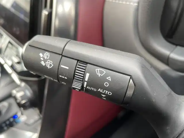 レクサス ＬＸ 600 福岡県 2023(令5)年 8.6万km ソニッククォーツ ワンオーナー/純正ナビ（AM/FM/BT/フルセグTV）/ブラインドスポットモニター/ムーンルーフ/デジタルインナーミラー/22インチ純正アルミホイール/リアシートエンターテインメントシステム/クールボックス/パノラミックビューモニター/ダウンヒルアシストコントロール/三眼フルLEDヘッドライト/レーダークルーズコントロール/全席シートヒーター/全席エアシート/前席パワーシート/ステアリングヒーター/前後ドライブレコーダー/ビルトインETC2.0/フロント・リアエアロ/ルーフレール/本革巻ステアリング（パドル付）/パワーバックドア/携帯置くだけ充電/USB入力端子/オートマチックハイビーム/スペアキー/カードキー/純正フロアマット/保証書/取扱説明書