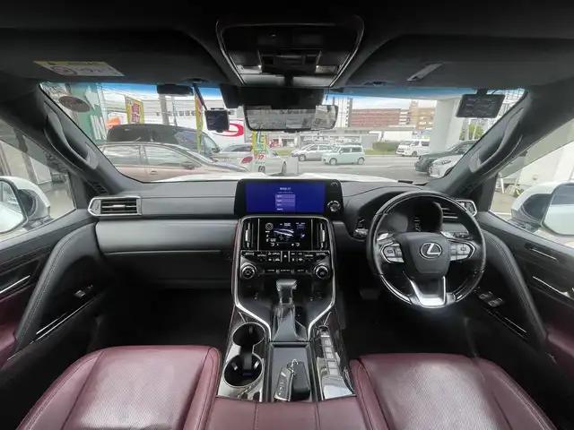 レクサス ＬＸ 600 福岡県 2023(令5)年 8.6万km ソニッククォーツ ワンオーナー/純正ナビ（AM/FM/BT/フルセグTV）/ブラインドスポットモニター/ムーンルーフ/デジタルインナーミラー/22インチ純正アルミホイール/リアシートエンターテインメントシステム/クールボックス/パノラミックビューモニター/ダウンヒルアシストコントロール/三眼フルLEDヘッドライト/レーダークルーズコントロール/全席シートヒーター/全席エアシート/前席パワーシート/ステアリングヒーター/前後ドライブレコーダー/ビルトインETC2.0/フロント・リアエアロ/ルーフレール/本革巻ステアリング（パドル付）/パワーバックドア/携帯置くだけ充電/USB入力端子/オートマチックハイビーム/スペアキー/カードキー/純正フロアマット/保証書/取扱説明書