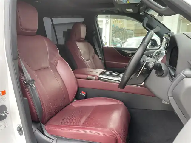 レクサス ＬＸ 600 福岡県 2023(令5)年 8.6万km ソニッククォーツ ワンオーナー/純正ナビ（AM/FM/BT/フルセグTV）/ブラインドスポットモニター/ムーンルーフ/デジタルインナーミラー/22インチ純正アルミホイール/リアシートエンターテインメントシステム/クールボックス/パノラミックビューモニター/ダウンヒルアシストコントロール/三眼フルLEDヘッドライト/レーダークルーズコントロール/全席シートヒーター/全席エアシート/前席パワーシート/ステアリングヒーター/前後ドライブレコーダー/ビルトインETC2.0/フロント・リアエアロ/ルーフレール/本革巻ステアリング（パドル付）/パワーバックドア/携帯置くだけ充電/USB入力端子/オートマチックハイビーム/スペアキー/カードキー/純正フロアマット/保証書/取扱説明書