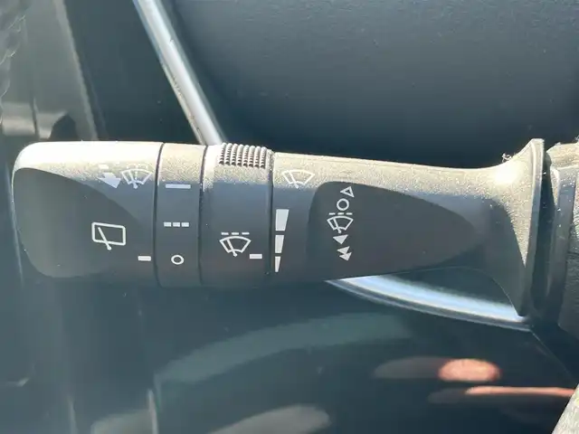 トヨタ プリウス S 和歌山県 2018(平30)年 7.2万km ホワイトパールクリスタルシャイン モデリスタ風エアロパーツ/アルパインナビ/フルセグTV/バックカメラ/デジタルインナーミラー/HDMI/横滑り防止/純正フロアマット/ETC/LEDヘッドライト/オートライト