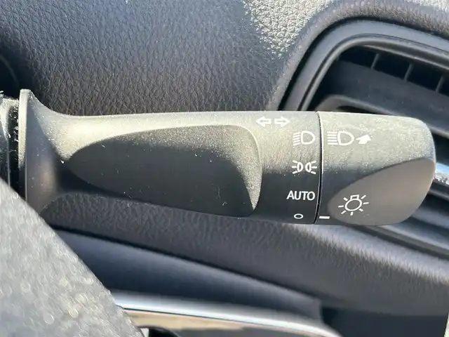 トヨタ プリウス S 和歌山県 2018(平30)年 7.2万km ホワイトパールクリスタルシャイン モデリスタ風エアロパーツ/アルパインナビ/フルセグTV/バックカメラ/デジタルインナーミラー/HDMI/横滑り防止/純正フロアマット/ETC/LEDヘッドライト/オートライト