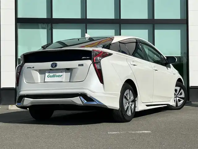 トヨタ プリウス S 和歌山県 2018(平30)年 7.2万km ホワイトパールクリスタルシャイン モデリスタ風エアロパーツ/アルパインナビ/フルセグTV/バックカメラ/デジタルインナーミラー/HDMI/横滑り防止/純正フロアマット/ETC/LEDヘッドライト/オートライト