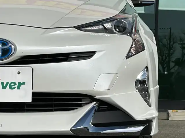 トヨタ プリウス S 和歌山県 2018(平30)年 7.2万km ホワイトパールクリスタルシャイン モデリスタ風エアロパーツ/アルパインナビ/フルセグTV/バックカメラ/デジタルインナーミラー/HDMI/横滑り防止/純正フロアマット/ETC/LEDヘッドライト/オートライト