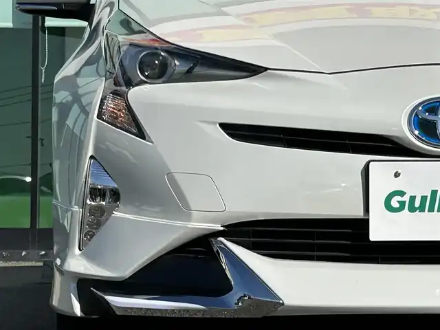 トヨタ プリウス S 和歌山県 2018(平30)年 7.2万km ホワイトパールクリスタルシャイン モデリスタ風エアロパーツ/アルパインナビ/フルセグTV/バックカメラ/デジタルインナーミラー/HDMI/横滑り防止/純正フロアマット/ETC/LEDヘッドライト/オートライト