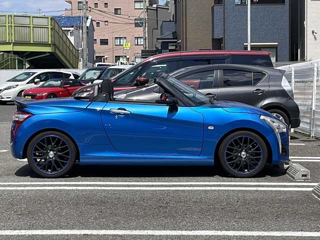 ダイハツ コペン ローブ 兵庫県 2014(平26)年 6.1万km クリアブルークリスタルメタリック 5速MT/ターボ/OPブラックインテリア内装/ブラック内装/ブラックファブリックスポーツシート/ディスプレイオーディオ/Bluetooth/バックカメラ/ETC/LEDヘッドランプ/シートヒーター（運転席/助手席）/プッシュスタート/スマートキー/ロールバー/エアロディフレクター/取扱説明書・保証書