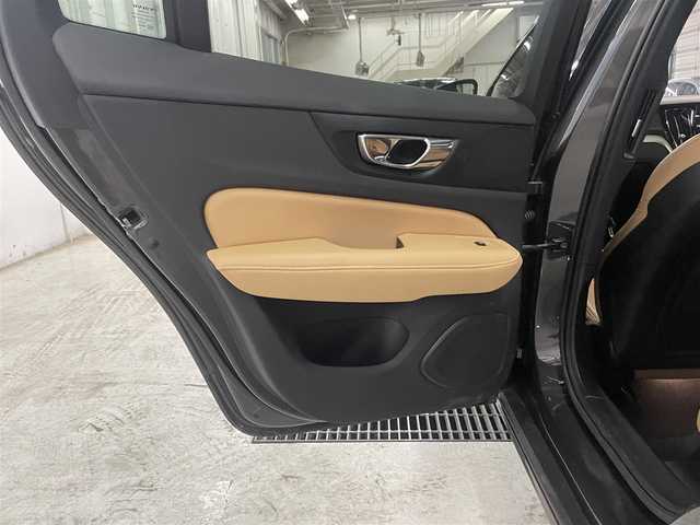 ボルボ Ｖ６０ T5 インスクリプション 兵庫県 2018(平30)年 4.9万km グレー パノラマサンルーフ/ハーマンカードン/本革シート/シートヒーター/ベンチレーター/純正ナビ/全方位カメラ/カープレイ・アンドロイドオート/ACC/LKA/BLIS/フルセグTV