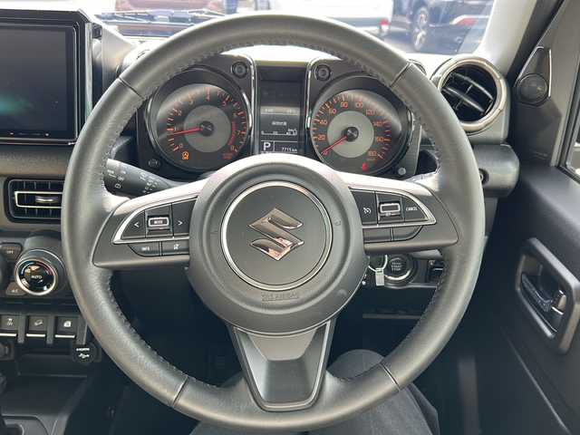 スズキ ジムニー シエラ JC 福島県 2023(令5)年 0.8万km ブルーイッシュブラックパール3 ４ＷＤ/社外メモリナビ＆フルセグＴＶ/（ＤＶＤ＆ＢＴ＆ＣＤ＆ＨＤＭＩ）/バックカメラ/衝突軽減ブレーキ/クルーズコントロール/レーンキープアシスト/ＥＴＣ/純正１５inアルミホイール/社外rossoMODELLOマフラー/社外BILSTEINショックアブソーバー/社外テールランプ/社外トィーター/シートヒーター/オートライト/ＬＥＤライト/ＬＥＤフォグランプ/ウィンカーミラー/電動格納ミラー/スマートキー/プッシュスタート/Ｗ＋サイドエアバッグ/横滑り防止装置/ＡＢＳ/ドアバイザー/フロアマット/新車保証書/取扱説明書