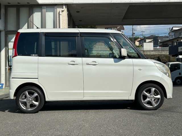 スズキ パレット X 宮城県 2009(平21)年 7.9万km パールホワイト 4WD/社外SDナビ/ワンセグTV/DVD/CD再生機構/両側スライドドア/片側パワースライドドア/運転席シートヒーター/エンジンプッシュスタート/スマートキー/スペアキー/ドアバイザー/純正フロアマット/取扱説明書/点検記録簿/保証書あり/社外AW付き夏タイヤ装着/（155/65/R14）/スチールホイール付き冬タイヤ積込み/（155/65/R14)