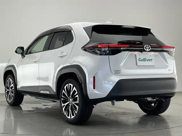 トヨタ ヤリスクロス ハイブリッド Z 愛知県 2025(令7)年 0.3万km プラチナホワイトパールマイカ 純正８型ナビ　全方位カメラ　ＨＵＤ　禁煙車　ＢＳＭ　前後ドラレコ　ＥＴＣ　セーフティセンス　衝突軽減　追従クルコン　ＬＥＤオートライト　ｎａｎｏｅＸ　ステアヒーター　シートヒーター　ハーフレザー　ミラキャスト　オートハイビーム
