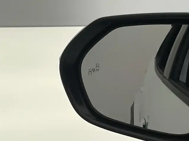 トヨタ ヤリスクロス ハイブリッド Z 愛知県 2025(令7)年 0.3万km プラチナホワイトパールマイカ 純正８型ナビ　全方位カメラ　ＨＵＤ　禁煙車　ＢＳＭ　前後ドラレコ　ＥＴＣ　セーフティセンス　衝突軽減　追従クルコン　ＬＥＤオートライト　ｎａｎｏｅＸ　ステアヒーター　シートヒーター　ハーフレザー　ミラキャスト　オートハイビーム