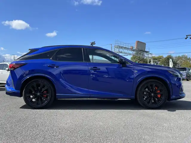 レクサス ＲＸ 500h Fスポーツパフォーマンス 道央・札幌 2023(令5)年 5.3万km ヒートブルーコントラストレイヤリング ４WD/ワンオーナー/純正メーカーOPナビ/AM/FM/BT/フルセグ/レクサスセーフティセンス/プリクラッシュセーフティ/横滑り防止装置/レーダークルーズコントロール/レーンキープアシスト/クリアランスソナー/ブラインドスポットモニター/ロードサインアシスト/アラウンドビューモニター/バックカメラ/フロントカメラ/全方位カメラ/ビルトインETC/ドライブレコーダー/アイドリングストップ/SPORTMODE/ECOMODE/パワーバックドア/全席パワーシート/メモリーシート/全席シートヒーター/全席エアシート/ハーフレザーシート/革巻きステアリング/ステアリングリモコン/パドルシフト/ハンドルヒーター/AC100V/サンルーフ/電動パーキング/ブレーキホールド/デジタルインナーミラー/MTモード付AT/プッシュスタート/カードキー/LEDヘッドライト/オートライト/オートマチックハイビーム/フォグランプ/電動格納ミラー/ヒーテッドドアミラー/ウィンカーミラー/純正フロアマット