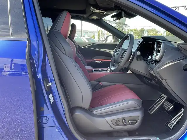 レクサス ＲＸ 500h Fスポーツパフォーマンス 道央・札幌 2023(令5)年 5.3万km ヒートブルーコントラストレイヤリング ４WD/ワンオーナー/純正メーカーOPナビ/AM/FM/BT/フルセグ/レクサスセーフティセンス/プリクラッシュセーフティ/横滑り防止装置/レーダークルーズコントロール/レーンキープアシスト/クリアランスソナー/ブラインドスポットモニター/ロードサインアシスト/アラウンドビューモニター/バックカメラ/フロントカメラ/全方位カメラ/ビルトインETC/ドライブレコーダー/アイドリングストップ/SPORTMODE/ECOMODE/パワーバックドア/全席パワーシート/メモリーシート/全席シートヒーター/全席エアシート/ハーフレザーシート/革巻きステアリング/ステアリングリモコン/パドルシフト/ハンドルヒーター/AC100V/サンルーフ/電動パーキング/ブレーキホールド/デジタルインナーミラー/MTモード付AT/プッシュスタート/カードキー/LEDヘッドライト/オートライト/オートマチックハイビーム/フォグランプ/電動格納ミラー/ヒーテッドドアミラー/ウィンカーミラー/純正フロアマット