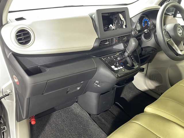 日産 デイズ X 神奈川県 2023(令5)年 0.4万km スターリングシルバーM バックカメラ/ETC/純正14インチAW/エマージェンシーブレーキ/車線逸脱警報/先行車発進お知らせ機能/側道標識表示機能/道路標識表示機能/ふらつき警報/オートハイビーム/HIDヘッドライト