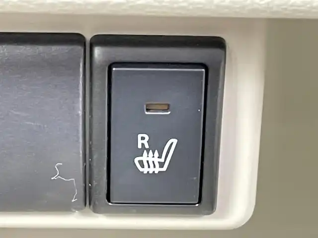 スズキ ラパン X 千葉県 2018(平30)年 4.7万km フォーンベージュメタリック/ホワイト2トーンルーフ 禁煙車/衝突軽減ブレーキ/横滑り防止装置/７型ワイドモニターナビ/フルセグ/Bluetooth接続/ＤＶＤ/ＣＤ再生可/バックカメラ/運転席シートヒーター/アイドリングストップ/プッシュスタート/HIDヘッドライト/オートライト/ビルトインETC/１４インチアルミホイール/運転席/助手席エアバッグ搭載