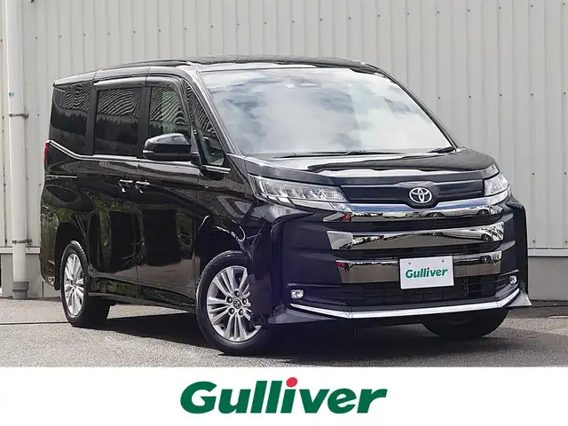 トヨタ ノア S－G 山形県 2022(令4)年 1.8万km アティチュードブラックマイカ 4WD/ワンオーナー/トヨタセーフティセンス/両側パワースライドドア/純正ナビ/　【DVD USB BT Miracast】/フルセグTV/バックカメラ/ETC/ステアリングスイッチ/レーダークルーズコントロール/シートヒーター/オートホールド/横滑り防止装置/LEDライト/フォグランプ/純正フロアマット/ドアバイザー/保証書、取説あり/スペアキーあり