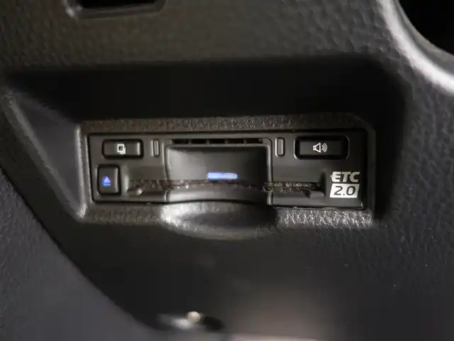 トヨタ ノア S－G 山形県 2022(令4)年 1.8万km アティチュードブラックマイカ 4WD/ワンオーナー/トヨタセーフティセンス/両側パワースライドドア/純正ナビ/　【DVD USB BT Miracast】/フルセグTV/バックカメラ/ETC/ステアリングスイッチ/レーダークルーズコントロール/シートヒーター/オートホールド/横滑り防止装置/LEDライト/フォグランプ/純正フロアマット/ドアバイザー/保証書、取説あり/スペアキーあり