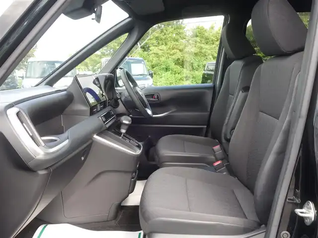トヨタ ノア S－G 山形県 2022(令4)年 1.8万km アティチュードブラックマイカ 4WD/ワンオーナー/トヨタセーフティセンス/両側パワースライドドア/純正ナビ/　【DVD USB BT Miracast】/フルセグTV/バックカメラ/ETC/ステアリングスイッチ/レーダークルーズコントロール/シートヒーター/オートホールド/横滑り防止装置/LEDライト/フォグランプ/純正フロアマット/ドアバイザー/保証書、取説あり/スペアキーあり