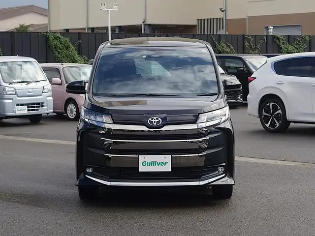 トヨタ ノア S－G 山形県 2022(令4)年 1.8万km アティチュードブラックマイカ 4WD/ワンオーナー/トヨタセーフティセンス/両側パワースライドドア/純正ナビ/　【DVD USB BT Miracast】/フルセグTV/バックカメラ/ETC/ステアリングスイッチ/レーダークルーズコントロール/シートヒーター/オートホールド/横滑り防止装置/LEDライト/フォグランプ/純正フロアマット/ドアバイザー/保証書、取説あり/スペアキーあり