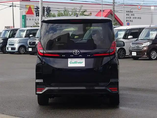 トヨタ ノア S－G 山形県 2022(令4)年 1.8万km アティチュードブラックマイカ 4WD/ワンオーナー/トヨタセーフティセンス/両側パワースライドドア/純正ナビ/　【DVD USB BT Miracast】/フルセグTV/バックカメラ/ETC/ステアリングスイッチ/レーダークルーズコントロール/シートヒーター/オートホールド/横滑り防止装置/LEDライト/フォグランプ/純正フロアマット/ドアバイザー/保証書、取説あり/スペアキーあり