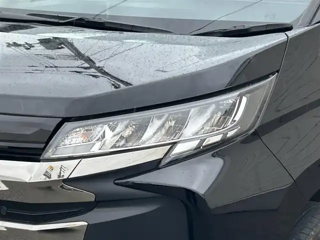 トヨタ ノア S－G 山形県 2022(令4)年 1.8万km アティチュードブラックマイカ 4WD/ワンオーナー/トヨタセーフティセンス/両側パワースライドドア/純正ナビ/　【DVD USB BT Miracast】/フルセグTV/バックカメラ/ETC/ステアリングスイッチ/レーダークルーズコントロール/シートヒーター/オートホールド/横滑り防止装置/LEDライト/フォグランプ/純正フロアマット/ドアバイザー/保証書、取説あり/スペアキーあり