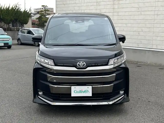 トヨタ ノア S－G 山形県 2022(令4)年 1.8万km アティチュードブラックマイカ 4WD/ワンオーナー/トヨタセーフティセンス/両側パワースライドドア/純正ナビ/　【DVD USB BT Miracast】/フルセグTV/バックカメラ/ETC/ステアリングスイッチ/レーダークルーズコントロール/シートヒーター/オートホールド/横滑り防止装置/LEDライト/フォグランプ/純正フロアマット/ドアバイザー/保証書、取説あり/スペアキーあり