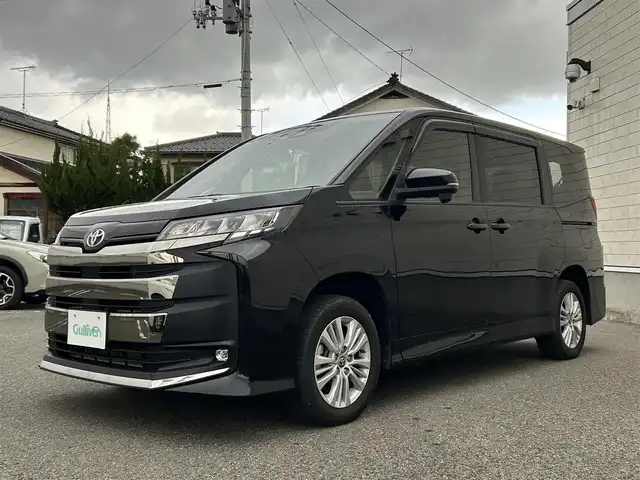 トヨタ ノア S－G 山形県 2022(令4)年 1.8万km アティチュードブラックマイカ 4WD/ワンオーナー/トヨタセーフティセンス/両側パワースライドドア/純正ナビ/　【DVD USB BT Miracast】/フルセグTV/バックカメラ/ETC/ステアリングスイッチ/レーダークルーズコントロール/シートヒーター/オートホールド/横滑り防止装置/LEDライト/フォグランプ/純正フロアマット/ドアバイザー/保証書、取説あり/スペアキーあり