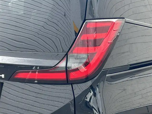 トヨタ ノア S－G 山形県 2022(令4)年 1.8万km アティチュードブラックマイカ 4WD/ワンオーナー/トヨタセーフティセンス/両側パワースライドドア/純正ナビ/　【DVD USB BT Miracast】/フルセグTV/バックカメラ/ETC/ステアリングスイッチ/レーダークルーズコントロール/シートヒーター/オートホールド/横滑り防止装置/LEDライト/フォグランプ/純正フロアマット/ドアバイザー/保証書、取説あり/スペアキーあり