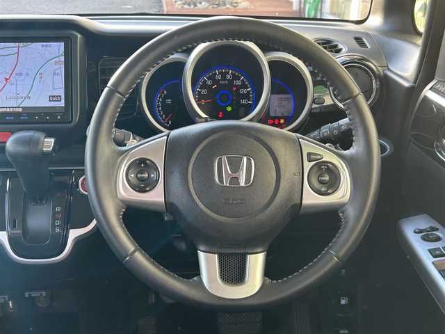 ホンダ Ｎ ＢＯＸ カスタム G ターボ Lパッケージ 福岡県 2015(平27)年 9.1万km スマートブラック ・純正ナビ【VXM-155VFEi】/-フルセグTV/BT/CD/DVD/FM/AM/SD/USB/・バックカメラ/・両側パワースライドドア/・社外アルミ14インチ/・純正フロアマット/・パドルシフト/・クルーズコントロール/・ドアバイザー/・ウィンカーミラー/・電動格納ミラー/・ETC/・ステアリングリモコン/・オートライト