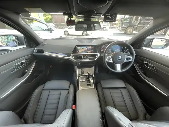 ＢＭＷ ＢＭＷ ３２０ｄ xDrive ツーリング Mスポーツ EDジョイ+ 東京都 2021(令3)年 0.8万km ミネラルグレー ワンオーナー/純正ナビ/ハイラインパッケージ/・電動ランバーサポート（前席）/・ブラック革シート/ドライビングアシストプロフェッショナル/・アクティブクルーズコントロール/・ステアリング/レーンコントロールアシスト/・レーンディバ―チャーウォーニング/・レーンチェンジウォーニング/全周囲カメラ/12.3インチマルチディスプレイメーターパネル/パワーシート（前席）/シートヒーター（前席）/パワーバックドア/純正18インチホイール/アダプティブLEDヘッドライト/前後ドライブレコーダー/保証書/取扱説明書/点検記録簿/スペアキー