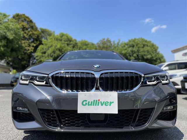 ＢＭＷ ＢＭＷ ３２０ｄ xDrive ツーリング Mスポーツ EDジョイ+ 東京都 2021(令3)年 0.8万km ミネラルグレー ワンオーナー/純正ナビ/ハイラインパッケージ/・電動ランバーサポート（前席）/・ブラック革シート/ドライビングアシストプロフェッショナル/・アクティブクルーズコントロール/・ステアリング/レーンコントロールアシスト/・レーンディバ―チャーウォーニング/・レーンチェンジウォーニング/全周囲カメラ/12.3インチマルチディスプレイメーターパネル/パワーシート（前席）/シートヒーター（前席）/パワーバックドア/純正18インチホイール/アダプティブLEDヘッドライト/前後ドライブレコーダー/保証書/取扱説明書/点検記録簿/スペアキー