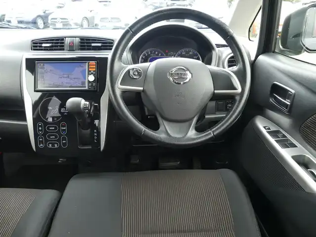 日産 デイズ ハイウェイスターG ターボ 千葉県 2015(平27)年 5.3万km プレミアムパープルP エマージェンシーブレーキ/純正メモリーナビ/地デジTV/【CD再生機能　Bluetooth接続】/アラウンドビューモニター/革巻きステアリング/ステアリングスイッチ/ETC/HID/フォグライト/ウインカーミラー/純正15インチアルミホイル/インテリジェントキー
