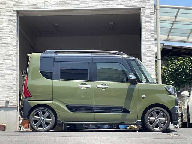 ダイハツ タント ファンクロスターボ 大分県 2023(令5)年 1.7万km 緑 両側パワースライドドア/純正フロアマット/純正15インチアルミホイール/純正LEDヘッドライト/オートライト/社外ETC/社外ナビ/フルセグTV/Bluetooth/DVD/社外ドラレコ/衝突被害軽減ブレーキ/横滑り防止装置/バックカメラ/スマートキー