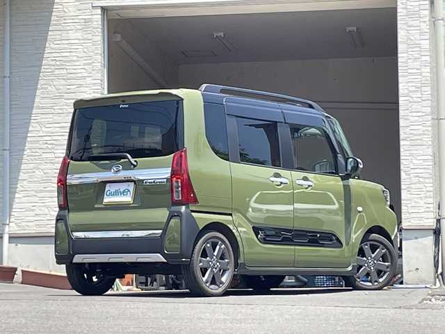 ダイハツ タント ファンクロスターボ 大分県 2023(令5)年 1.7万km 緑 両側パワースライドドア/純正フロアマット/純正15インチアルミホイール/純正LEDヘッドライト/オートライト/社外ETC/社外ナビ/フルセグTV/Bluetooth/DVD/社外ドラレコ/衝突被害軽減ブレーキ/横滑り防止装置/バックカメラ/スマートキー