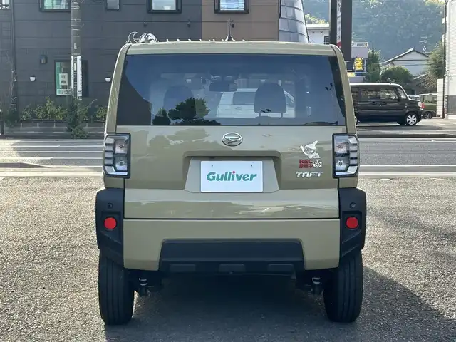 ダイハツ タフト X 静岡県 2023(令5)年 1.6万km サンドベージュメタリック ガラスルーフ/純正ナビ/フルセグTV/DVD/CD/SD/BT/USB/バックカメラ/衝突軽減ブレーキ/レーンキープアシスト/オートハイビーム/前後コーナーセンサー/前方ドライブレコーダー/LEDヘッドライト/ステアリングスイッチ/スマートキー×2/取扱説明書/ナビ取扱説明書