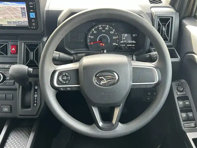 ダイハツ タフト X 静岡県 2023(令5)年 1.6万km サンドベージュメタリック ガラスルーフ/純正ナビ/フルセグTV/DVD/CD/SD/BT/USB/バックカメラ/衝突軽減ブレーキ/レーンキープアシスト/オートハイビーム/前後コーナーセンサー/前方ドライブレコーダー/LEDヘッドライト/ステアリングスイッチ/スマートキー×2/取扱説明書/ナビ取扱説明書