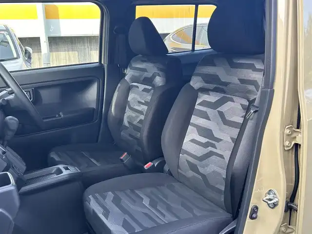 ダイハツ タフト X 静岡県 2023(令5)年 1.6万km サンドベージュメタリック ガラスルーフ/純正ナビ/フルセグTV/DVD/CD/SD/BT/USB/バックカメラ/衝突軽減ブレーキ/レーンキープアシスト/オートハイビーム/前後コーナーセンサー/前方ドライブレコーダー/LEDヘッドライト/ステアリングスイッチ/スマートキー×2/取扱説明書/ナビ取扱説明書